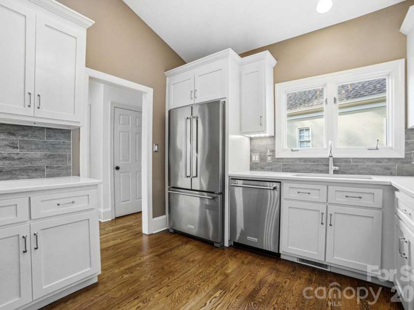 17206 Players Ridge Drive, Cornelius, NC 28031.  MLS# CAR4353041, YatesRealty ID 27614. 