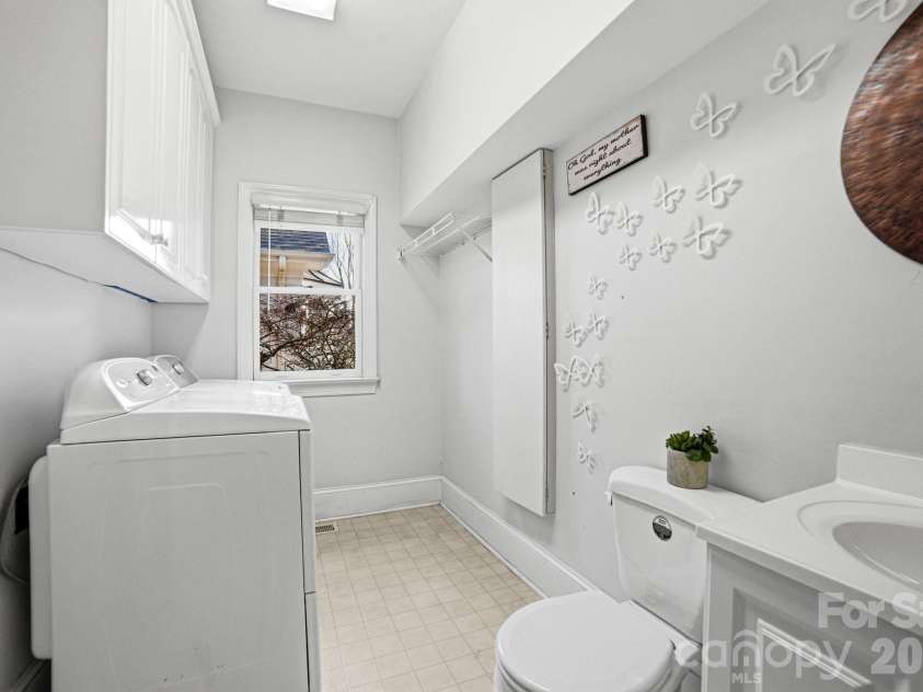 17206 Players Ridge Drive, Cornelius, NC 28031.  MLS# CAR4353041, YatesRealty ID 27614. 