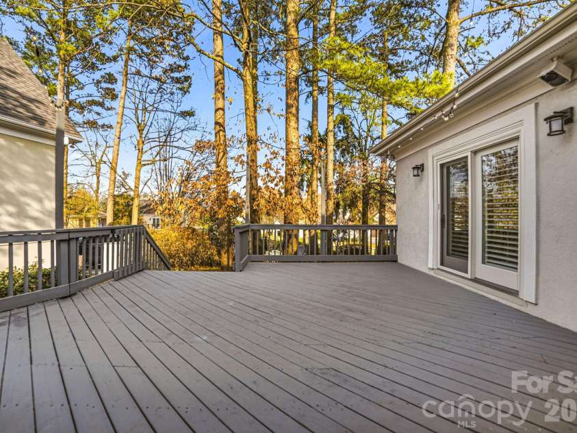 17206 Players Ridge Drive, Cornelius, NC 28031.  MLS# CAR4353041, YatesRealty ID 27614. 