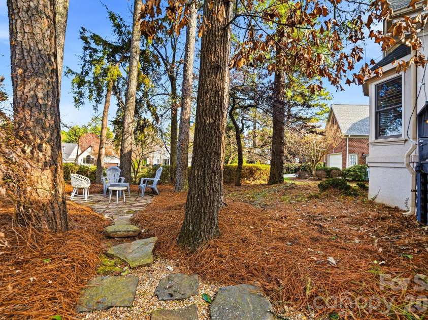 17206 Players Ridge Drive, Cornelius, NC 28031.  MLS# CAR4353041, YatesRealty ID 27614. 