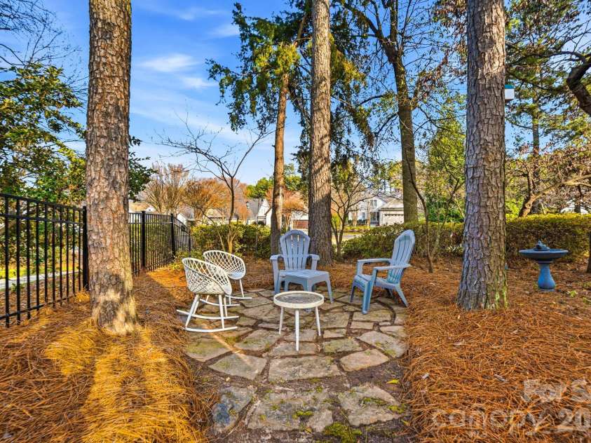 17206 Players Ridge Drive, Cornelius, NC 28031.  MLS# CAR4353041, YatesRealty ID 27614. 