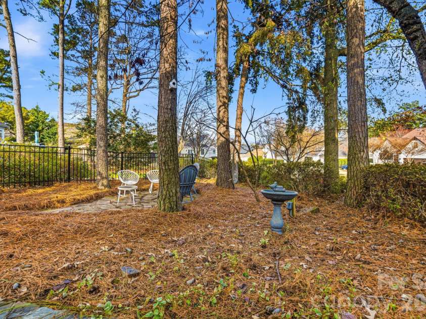 17206 Players Ridge Drive, Cornelius, NC 28031.  MLS# CAR4353041, YatesRealty ID 27614. 