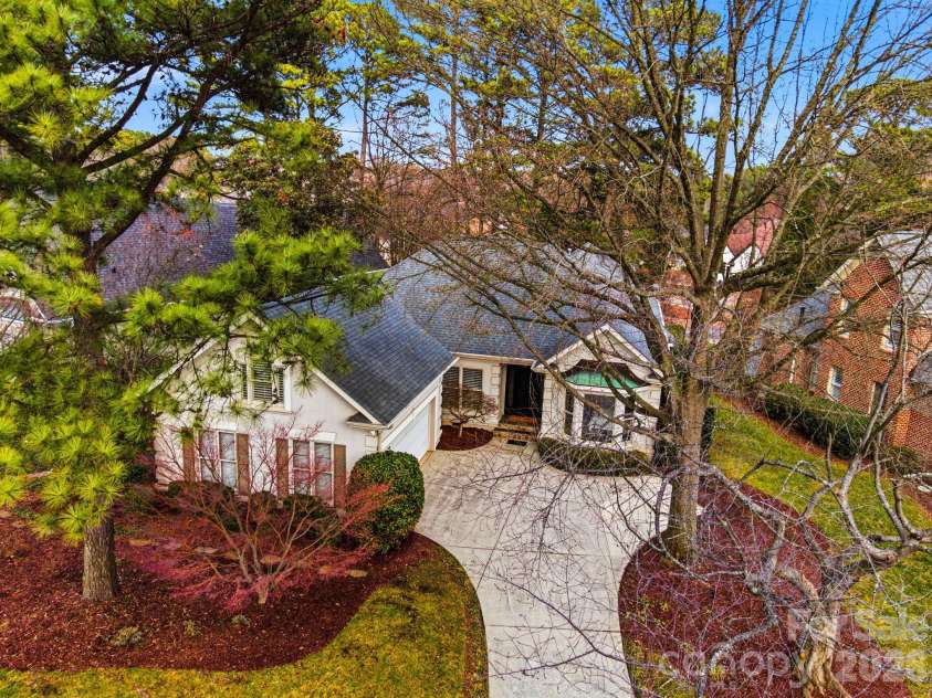17206 Players Ridge Drive, Cornelius, NC 28031.  MLS# CAR4353041, YatesRealty ID 27614. 