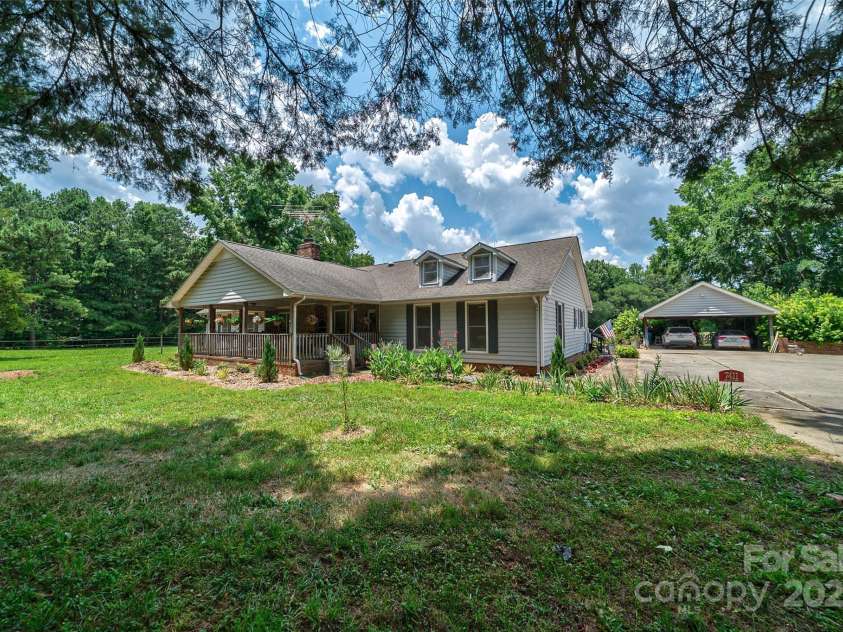 7411 Davis Road, Waxhaw, NC 28173.  MLS# CAR4278062, YatesRealty ID 27614. 7411 DAVIS ROAD