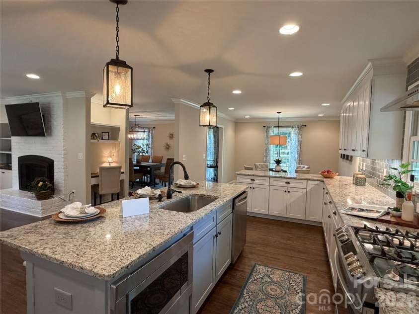 3331 Champaign Street, Charlotte, NC 28210.  MLS# CAR4377876, YatesRealty ID 27615. 