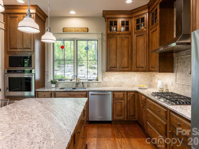 587 Autumn Sky Drive, Hendersonville, NC 28792.  MLS# CAR4364396, YatesRealty ID 27616. 