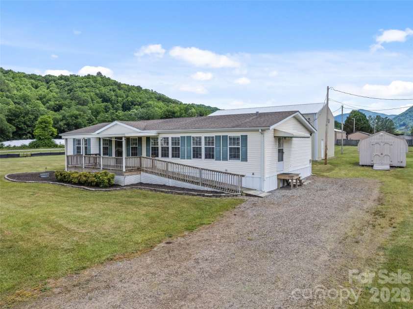 25 Lester Lane, Waynesville, NC 28785.  MLS# CAR4388260, YatesRealty ID 27617. 