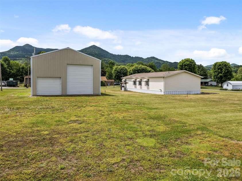 25 Lester Lane, Waynesville, NC 28785.  MLS# CAR4388260, YatesRealty ID 27617. 