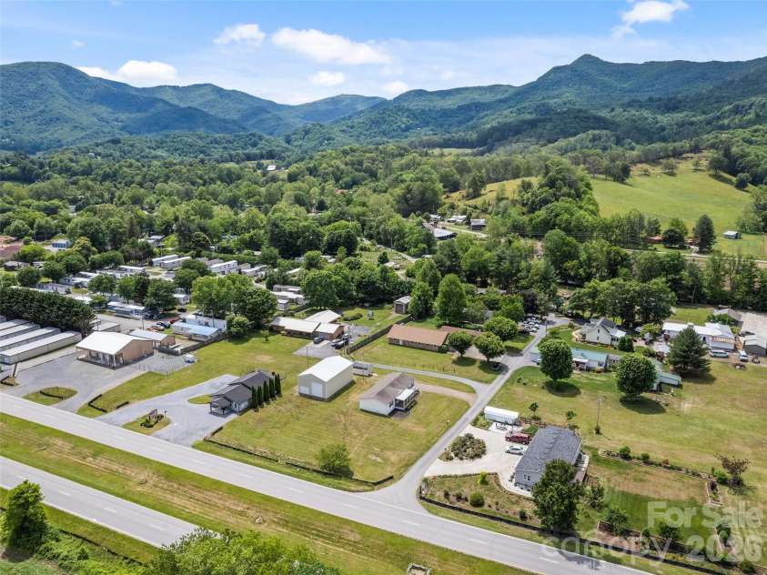25 Lester Lane, Waynesville, NC 28785.  MLS# CAR4388260, YatesRealty ID 27617. 