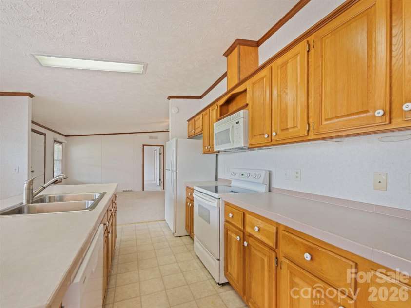 25 Lester Lane, Waynesville, NC 28785.  MLS# CAR4388260, YatesRealty ID 27617. 
