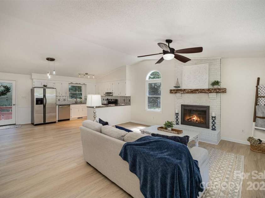 256 Timberland Loop, Mooresville, NC 28115.  MLS# CAR4278398, YatesRealty ID 27617. 