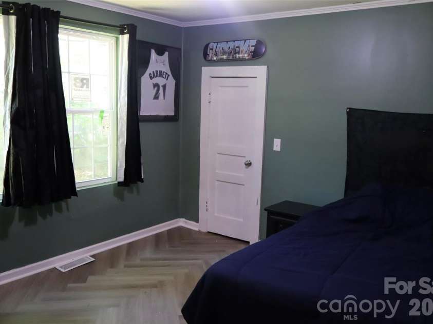305 Division Avenue, Salisbury, NC 28144.  MLS# CAR4388542, YatesRealty ID 27619. 