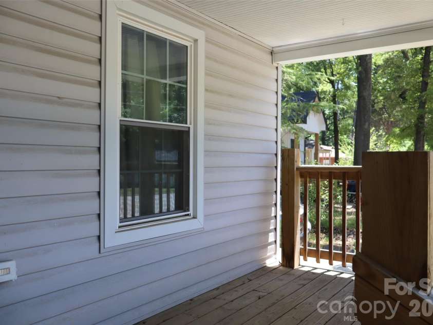 305 Division Avenue, Salisbury, NC 28144.  MLS# CAR4388542, YatesRealty ID 27619. 