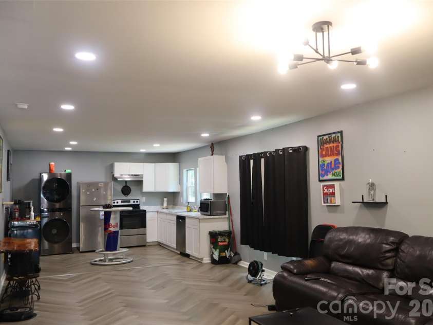 305 Division Avenue, Salisbury, NC 28144.  MLS# CAR4388542, YatesRealty ID 27619. 