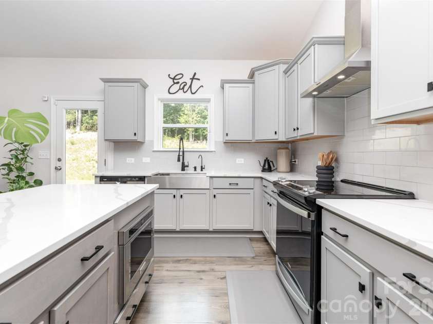 948 Scotch Meadows Loop, Monroe, NC 28110.  MLS# CAR4278978, YatesRealty ID 27619. 