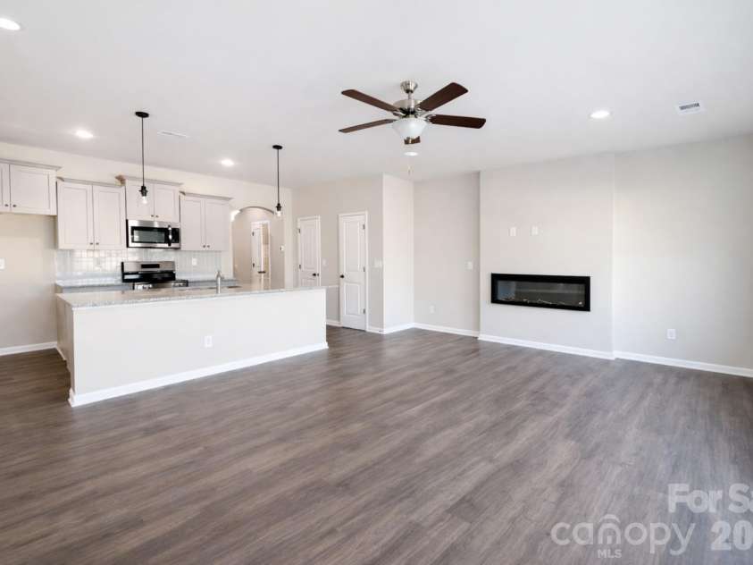 4747 Muskogee Drive, Charlotte, NC 28212.  MLS# CAR4343104, YatesRealty ID 2762. 