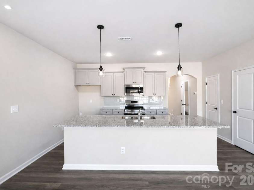4747 Muskogee Drive, Charlotte, NC 28212.  MLS# CAR4343104, YatesRealty ID 2762. 