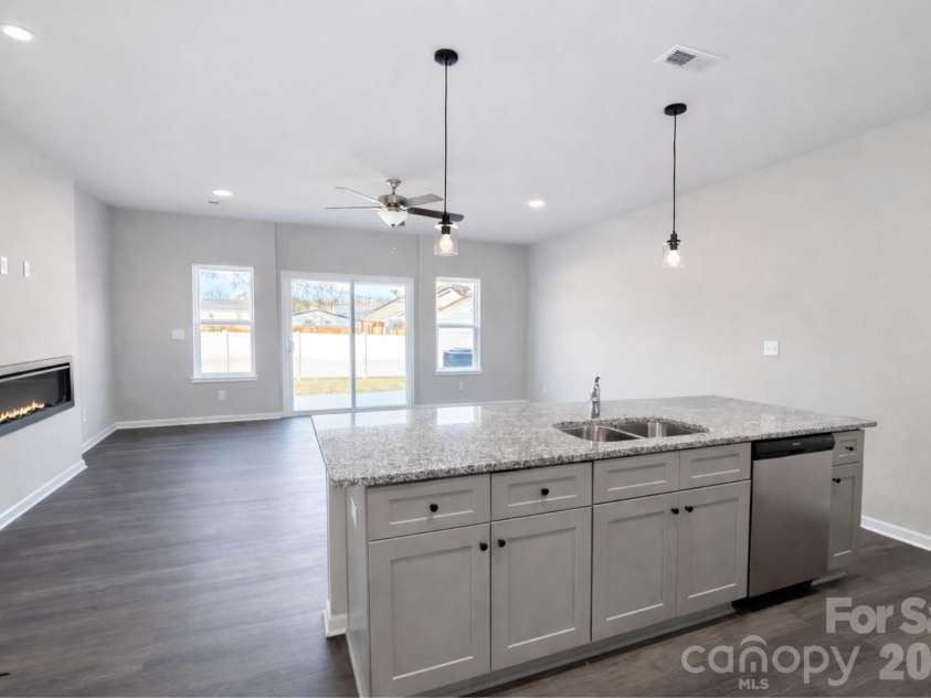 4747 Muskogee Drive, Charlotte, NC 28212.  MLS# CAR4343104, YatesRealty ID 2762. 