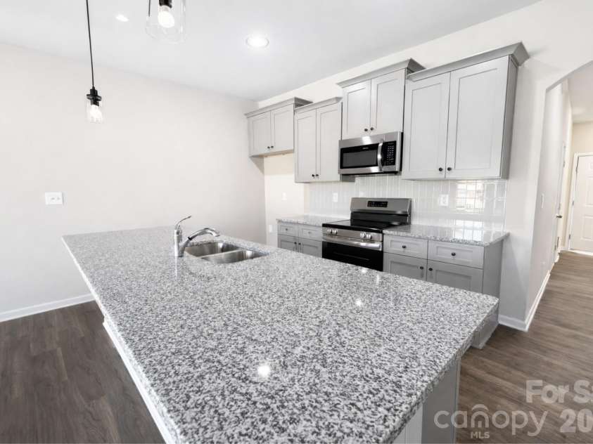 4747 Muskogee Drive, Charlotte, NC 28212.  MLS# CAR4343104, YatesRealty ID 2762. 