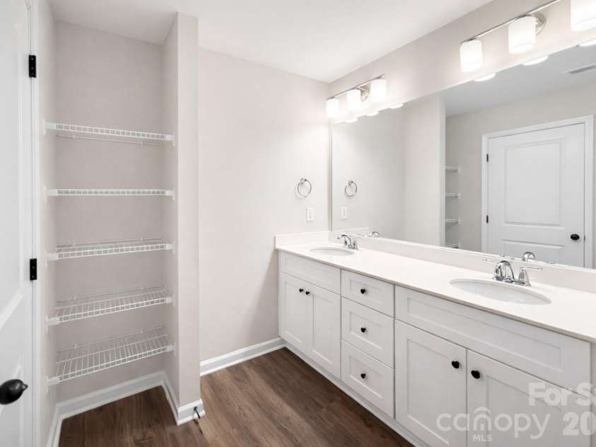 4747 Muskogee Drive, Charlotte, NC 28212.  MLS# CAR4343104, YatesRealty ID 2762. 