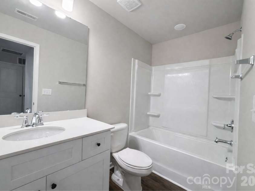 4747 Muskogee Drive, Charlotte, NC 28212.  MLS# CAR4343104, YatesRealty ID 2762. 