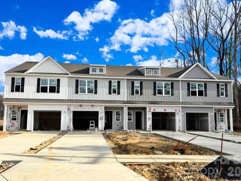 4747 Muskogee Drive, Charlotte, NC 28212.  MLS# CAR4343104, YatesRealty ID 2762. 