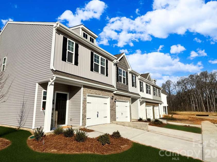4747 Muskogee Drive, Charlotte, NC 28212.  MLS# CAR4343104, YatesRealty ID 2762. 