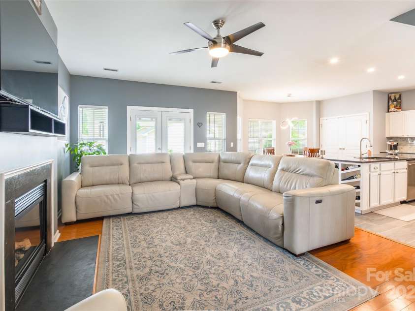 11023 Heritage Green Drive, Cornelius, NC 28031.  MLS# CAR4280269, YatesRealty ID 27621. 