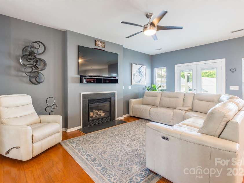 11023 Heritage Green Drive, Cornelius, NC 28031.  MLS# CAR4280269, YatesRealty ID 27621. 