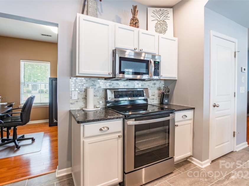 11023 Heritage Green Drive, Cornelius, NC 28031.  MLS# CAR4280269, YatesRealty ID 27621. 