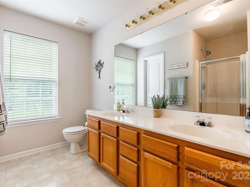 11023 Heritage Green Drive, Cornelius, NC 28031.  MLS# CAR4280269, YatesRealty ID 27621. 