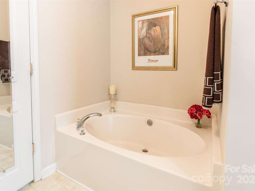 11023 Heritage Green Drive, Cornelius, NC 28031.  MLS# CAR4280269, YatesRealty ID 27621. 