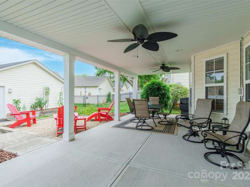 11023 Heritage Green Drive, Cornelius, NC 28031.  MLS# CAR4280269, YatesRealty ID 27621. 