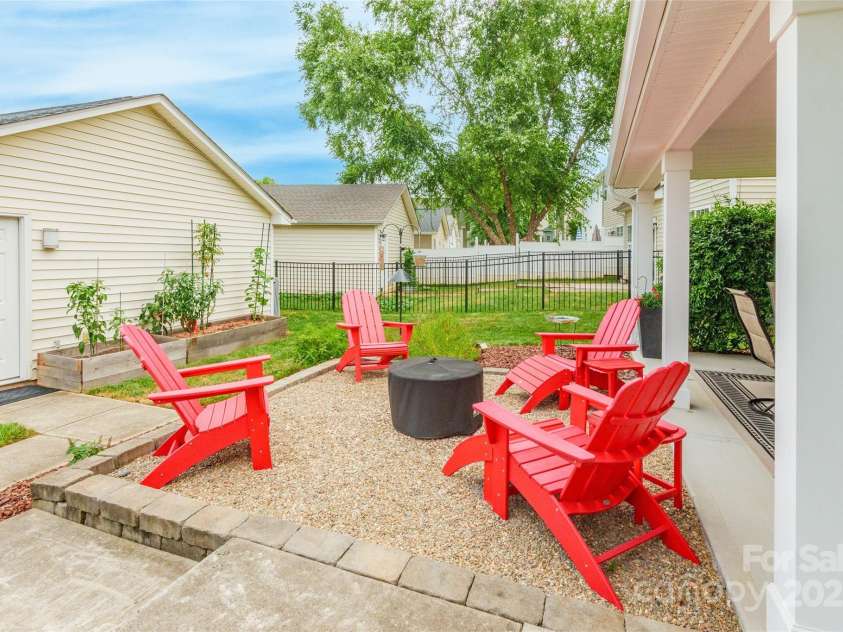 11023 Heritage Green Drive, Cornelius, NC 28031.  MLS# CAR4280269, YatesRealty ID 27621. 