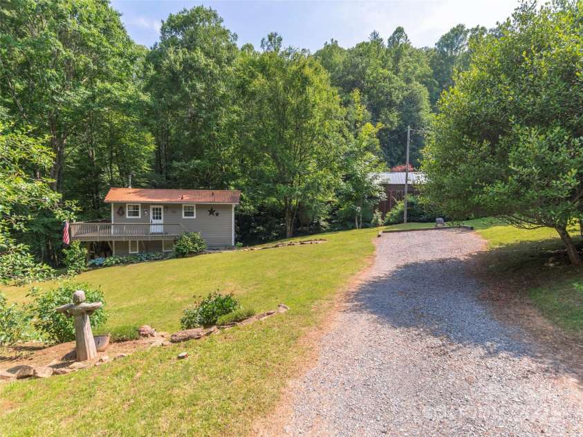 1131 Laurel Branch Road, Waynesville, NC 28785.  MLS# CAR4270498, YatesRealty ID 27622. 