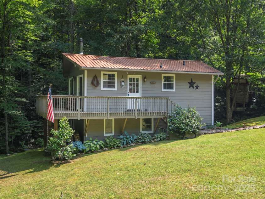 1131 Laurel Branch Road, Waynesville, NC 28785.  MLS# CAR4270498, YatesRealty ID 27622. 