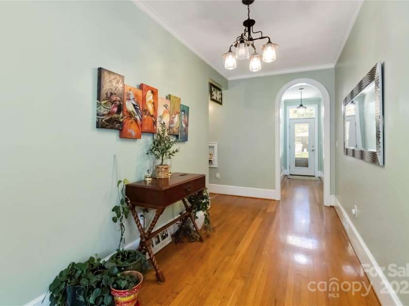 12 Bratton Avenue, York, SC 29745.  MLS# CAR4282517, YatesRealty ID 27623. Foyer