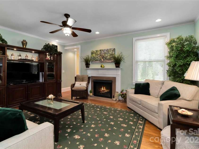12 Bratton Avenue, York, SC 29745.  MLS# CAR4282517, YatesRealty ID 27623. Living Room