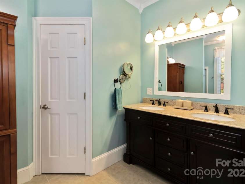 12 Bratton Avenue, York, SC 29745.  MLS# CAR4282517, YatesRealty ID 27623. Primary bath