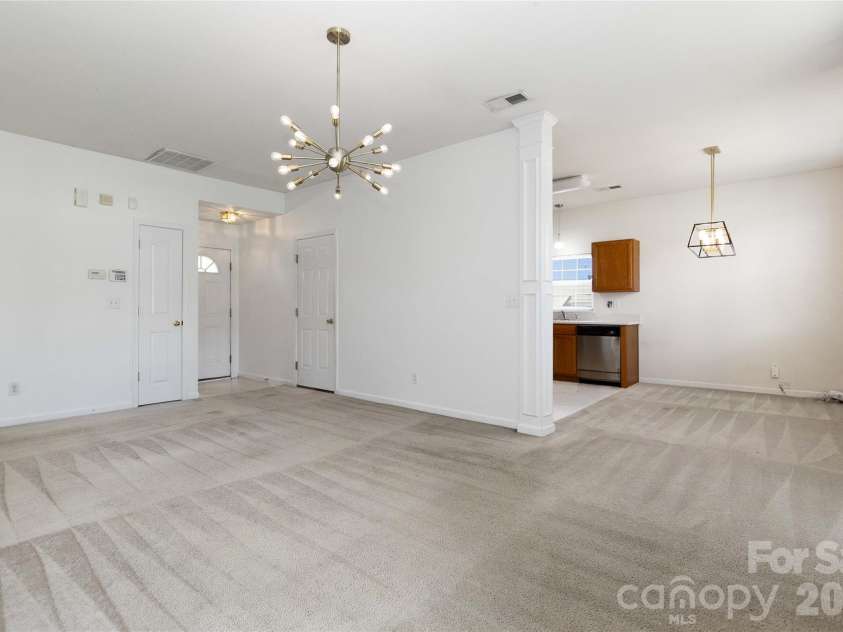 740 Aberdeen Glen Place, Charlotte, NC 28214.  MLS# CAR4382895, YatesRealty ID 27624. 