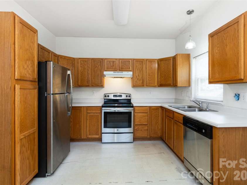 740 Aberdeen Glen Place, Charlotte, NC 28214.  MLS# CAR4382895, YatesRealty ID 27624. 
