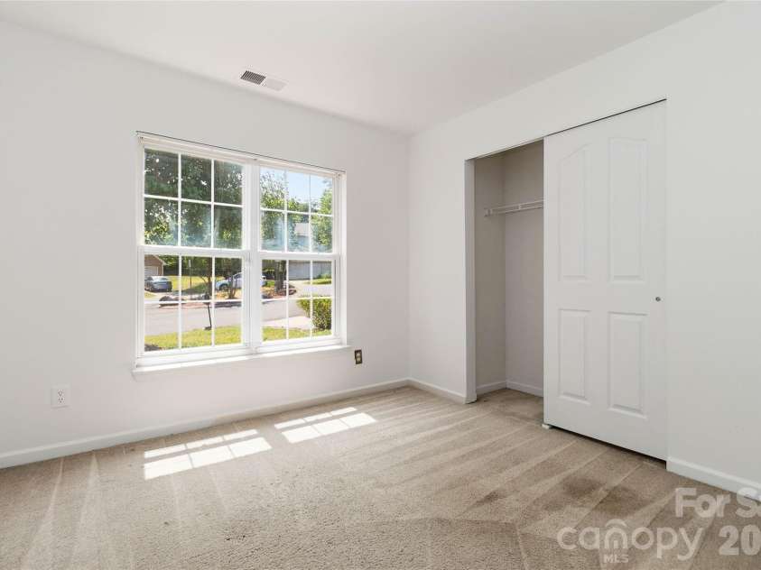 740 Aberdeen Glen Place, Charlotte, NC 28214.  MLS# CAR4382895, YatesRealty ID 27624. 