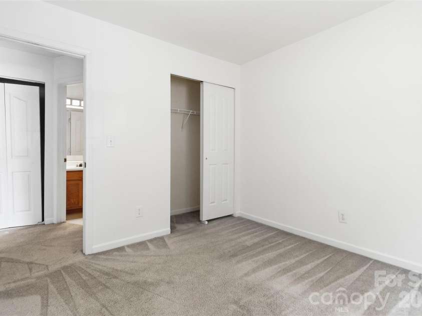 740 Aberdeen Glen Place, Charlotte, NC 28214.  MLS# CAR4382895, YatesRealty ID 27624. 