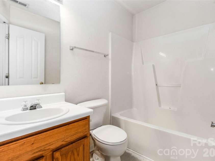 740 Aberdeen Glen Place, Charlotte, NC 28214.  MLS# CAR4382895, YatesRealty ID 27624. 