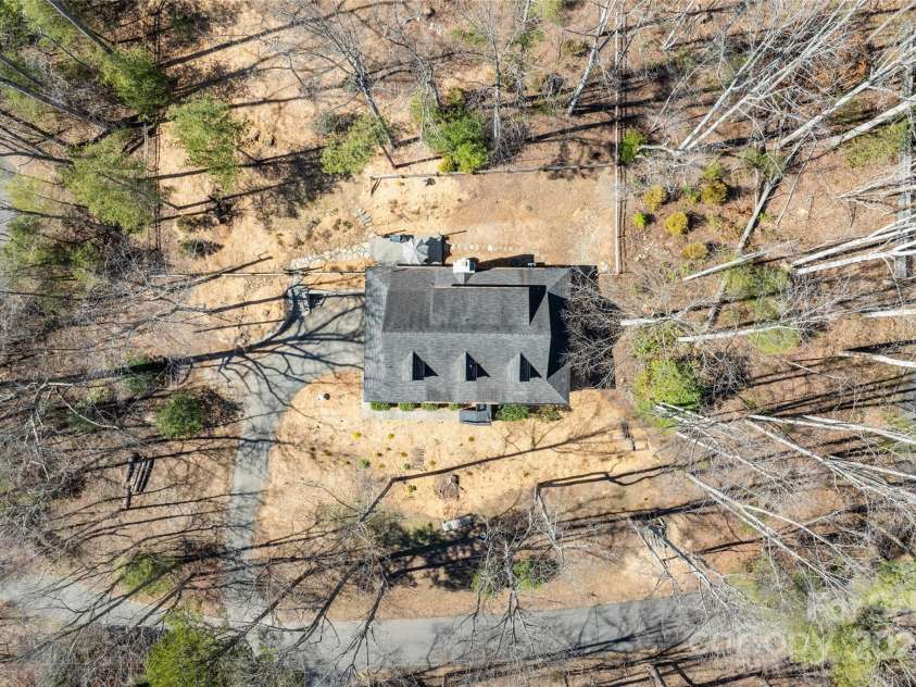 207 Cedarview Drive, Asheville, NC 28803.  MLS# CAR4228005, YatesRealty ID 27625. 