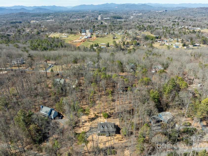 207 Cedarview Drive, Asheville, NC 28803.  MLS# CAR4228005, YatesRealty ID 27625. 