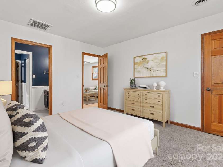 207 Cedarview Drive, Asheville, NC 28803.  MLS# CAR4228005, YatesRealty ID 27625. Digitally Staged