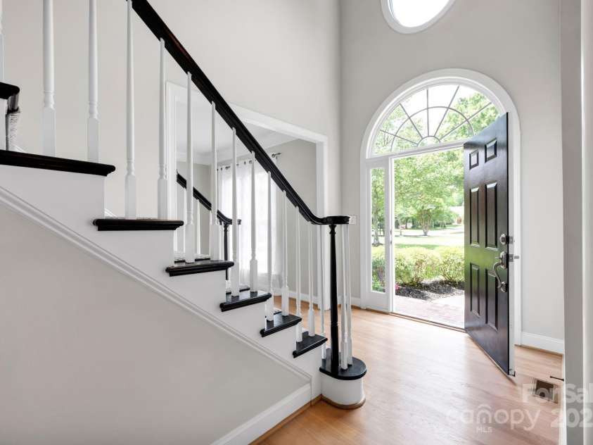 12711 Duncourtney Lane, Charlotte, NC 28277.  MLS# CAR4263584, YatesRealty ID 27626. 
