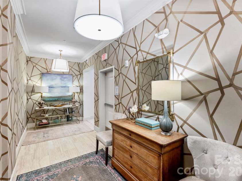 2251 Selwyn Avenue, Charlotte, NC 28207.  MLS# CAR4386921, YatesRealty ID 27626. 