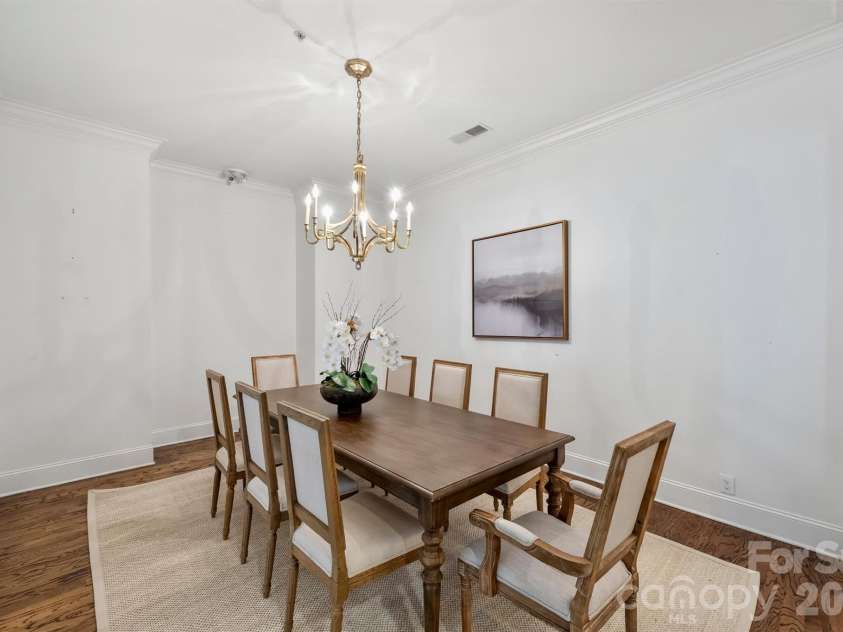2251 Selwyn Avenue, Charlotte, NC 28207.  MLS# CAR4386921, YatesRealty ID 27626. 